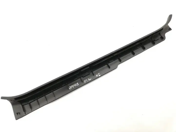 Toyota Yaris (2014 - 2019) 679140D200 Верхняя обшивка стойки B — фото 2