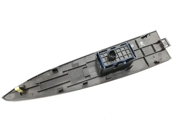 Toyota Avensis T270 (2009 - 2012) 7423205240 Блок кнопок стеклоподъемников — фото 2
