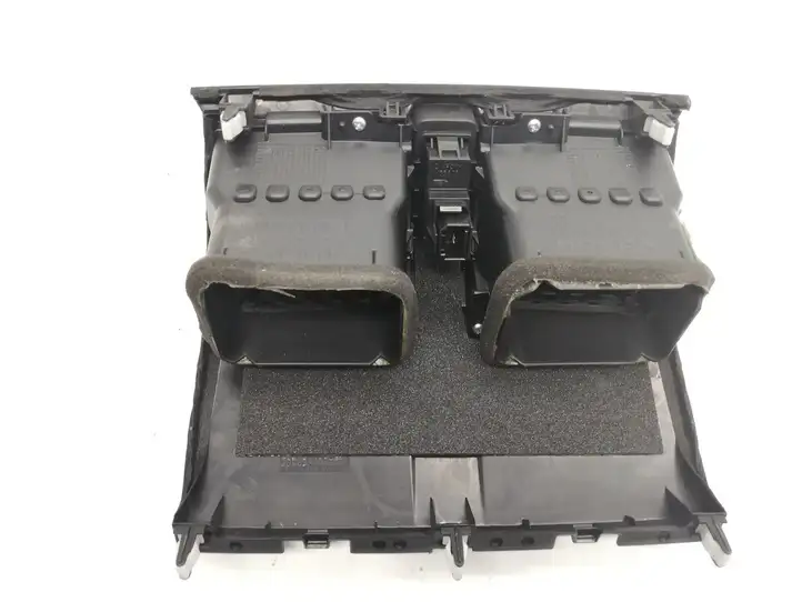 Honda CR-V (2006 - 2009) 77610SWAAO Воздушная решетка панели — фото 3