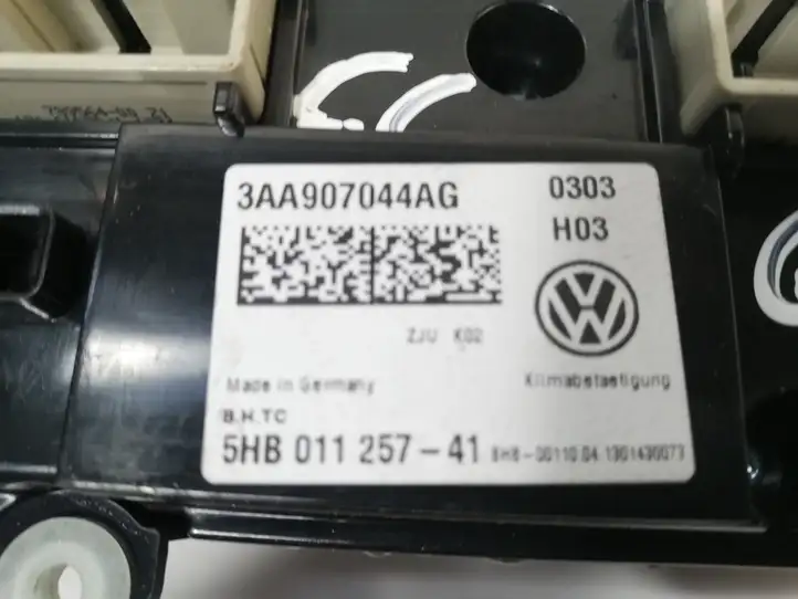 Volkswagen PASSAT CC (2012 - 2017) 3AA907044AG Управление климат контролем — фото 4