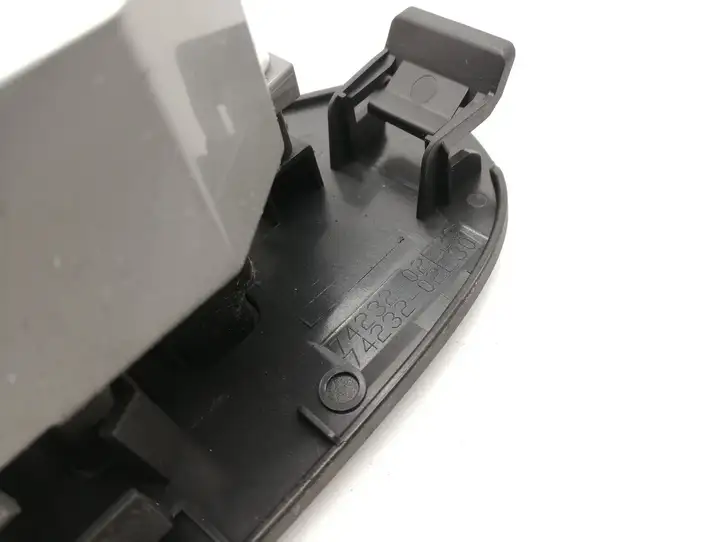 Toyota Auris E180 (2012 - 2018) 7423202E20 Блок кнопок стеклоподъемников — фото 4