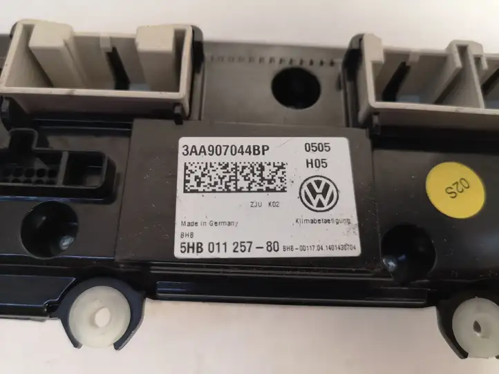 Volkswagen PASSAT B7 (2011 - 2014) 3AA907044BP Управление климат контролем — фото 3