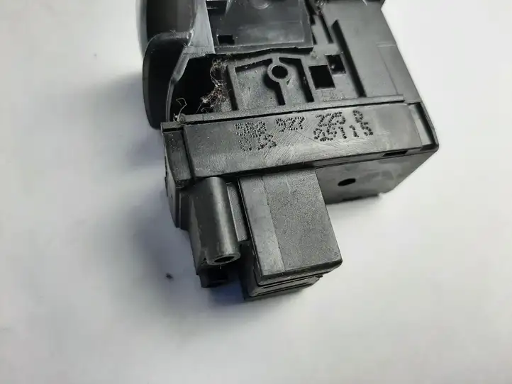 Volkswagen Golf VII (2013 - 2019) 5G0927223D Кнопка ручного тормоза — фото 3