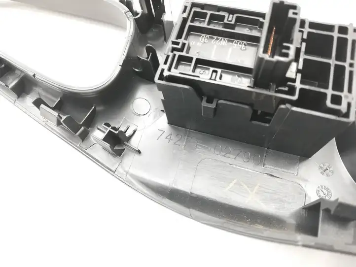 Toyota Corolla E210 E21 (2018 - ) 7427102790 Кнопка стеклоподъемников — фото 3