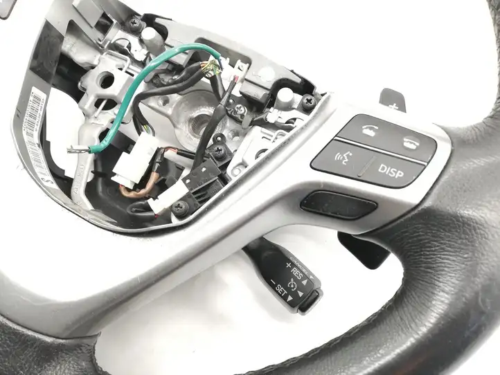 Toyota Avensis T270 (2012 - 2015) Руль — фото 2