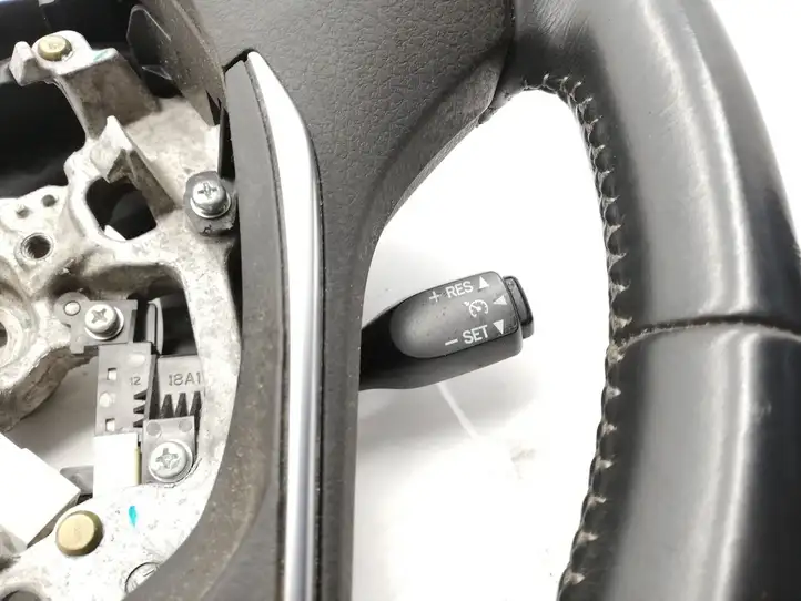 Toyota Auris E180 (2012 - 2018) Руль — фото 2