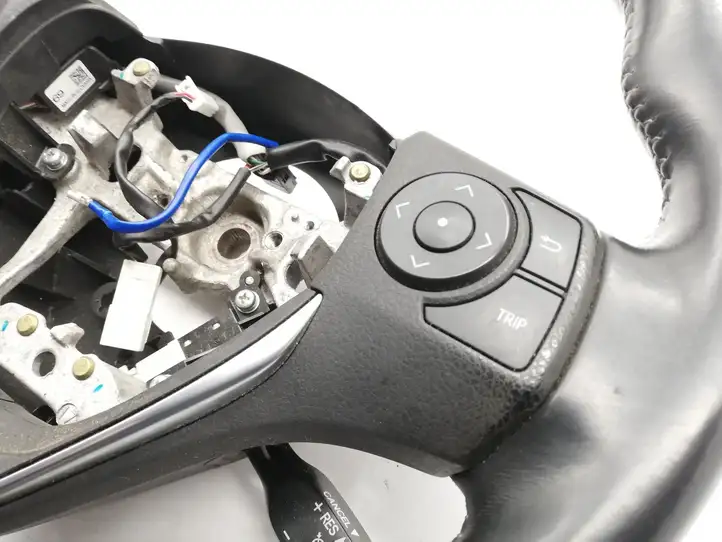 Toyota Auris E180 (2012 - 2018) Руль — фото 3