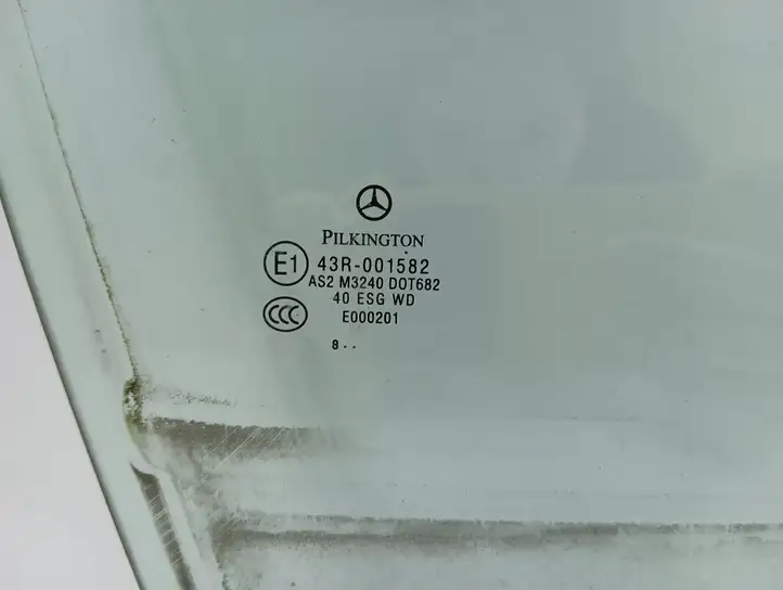 Mercedes-Benz C W204 (2007 - 2014) E143R001582 Стекло передней двери — фото 2