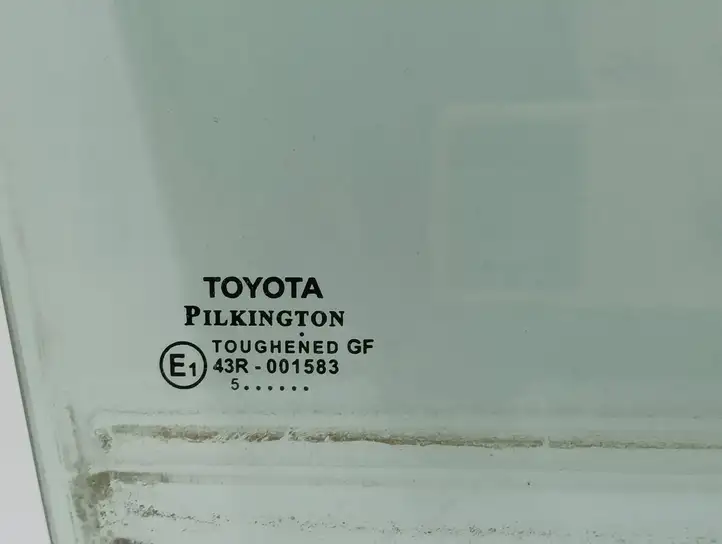 Toyota Avensis T270 (2012 - 2015) E143R001583 Стекло задней двери — фото 2