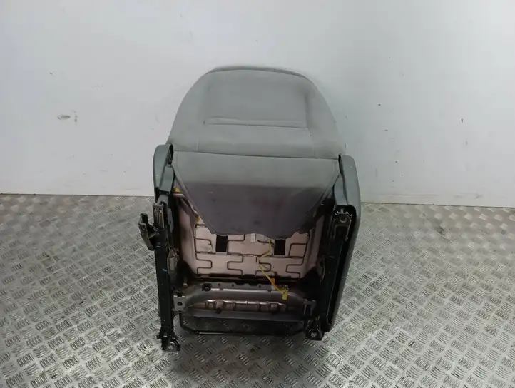 Toyota Prius (XW20) (2003 - 2009) Переднее сиденье пассажира — фото 1