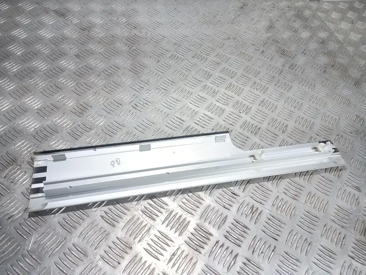Land Rover Range Rover L322 (2002 - 2005) Внутренняя отделка переднего порога — фото 3