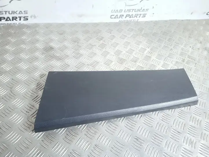 Land Rover Discovery 3 - LR3 (2004 - 2009) EMG500290 Нижняя обшивка стойки B — фото 1