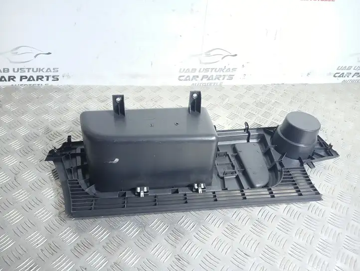 Land Rover Discovery 3 - LR3 (2004 - 2009) ESJ501010 Ящик для хранения в багажнике — фото 2