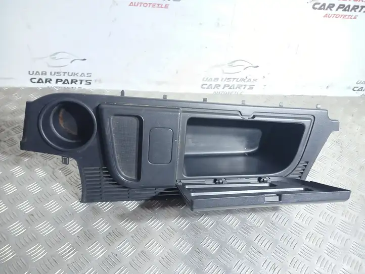 Land Rover Discovery 3 - LR3 (2004 - 2009) ESJ501010 Ящик для хранения в багажнике — фото 3
