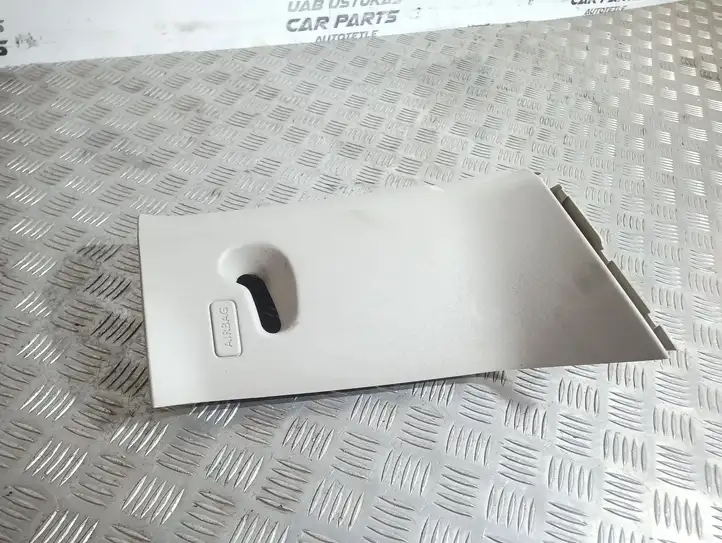 Land Rover Discovery 3 - LR3 (2004 - 2009) EMR500401 Обшивка стойки C — фото 2