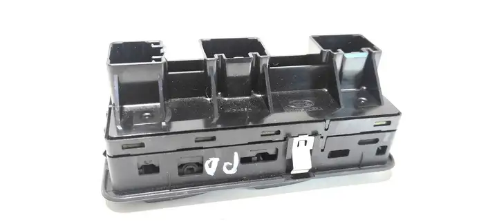 Land Rover Discovery 3 - LR3 (2004 - 2009) YUD500950 Блок кнопок стеклоподъемников — фото 2