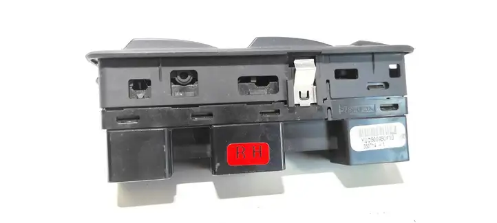 Land Rover Discovery 3 - LR3 (2004 - 2009) YUD500950 Блок кнопок стеклоподъемников — фото 3
