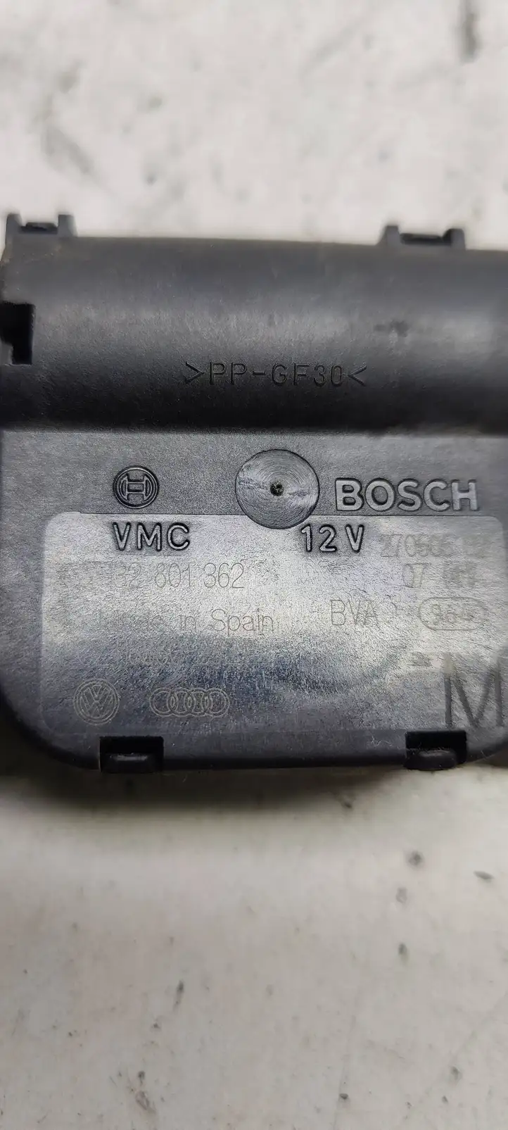 Volkswagen PASSAT B6 (2005 - 2010) 0132801362 Двигатель задвижки потока воздуха — фото 3