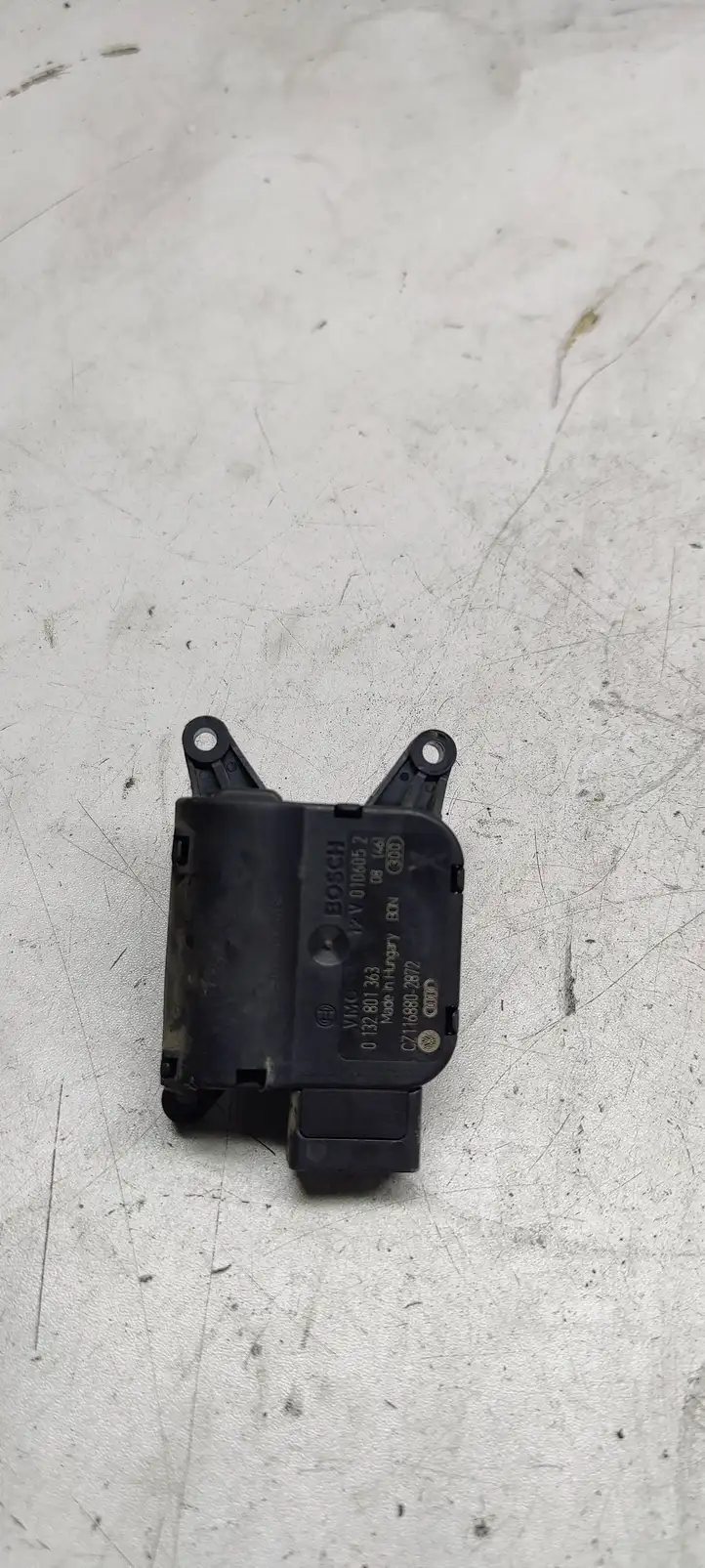 Volkswagen PASSAT B6 (2005 - 2010) 0132801363 Двигатель задвижки потока воздуха — фото 1