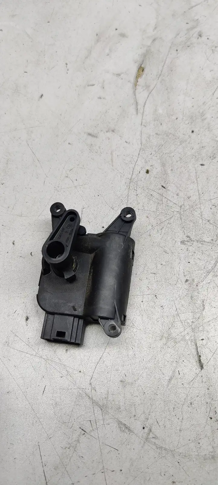Volkswagen PASSAT B6 (2005 - 2010) 0132801370 Двигатель задвижки потока воздуха — фото 2