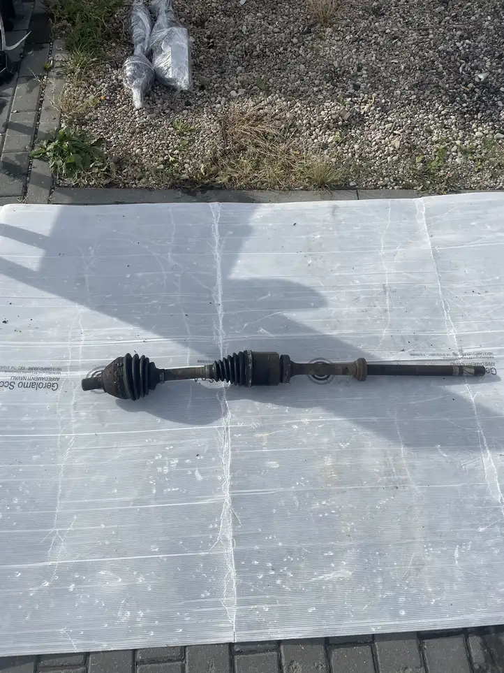 Land Rover Freelander (2006 - 2010)  T2898 Передняя полуось