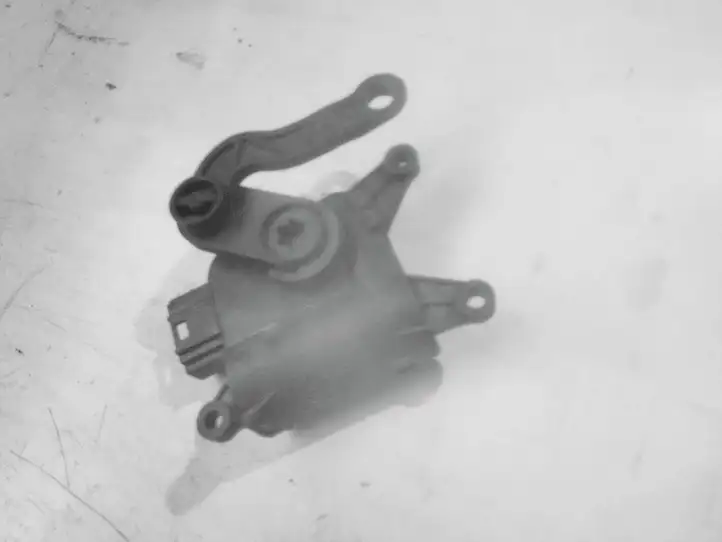 Volkswagen PASSAT B6 (2005 - 2010)  1K0907511B Двигатель задвижки потока воздуха