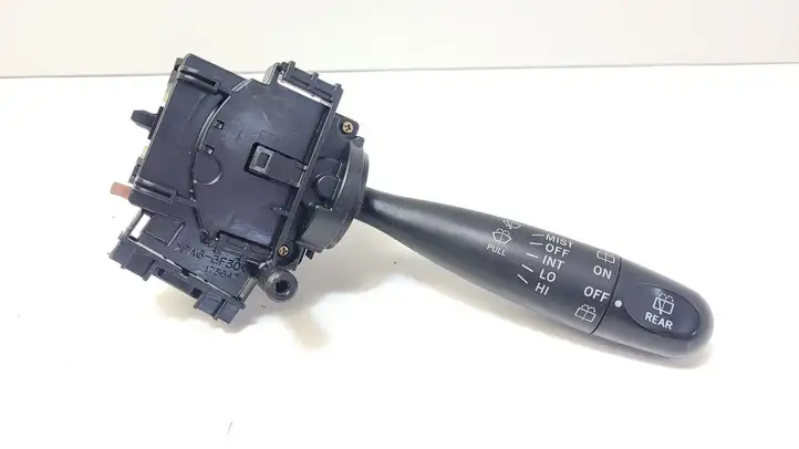 Toyota Yaris (2003 - 2005) 173647 Переключатель стеклоочистителей — фото 1