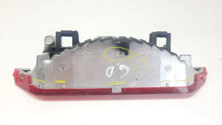 Toyota Yaris (2003 - 2005) E111651 Дополнительный стоп фонарь — фото 3
