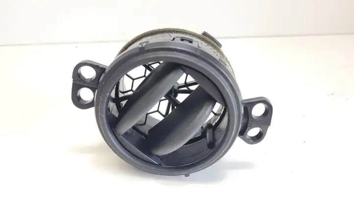 Toyota Yaris (2003 - 2005) 556500D050 Центральный воздушный дефлектор — фото 1
