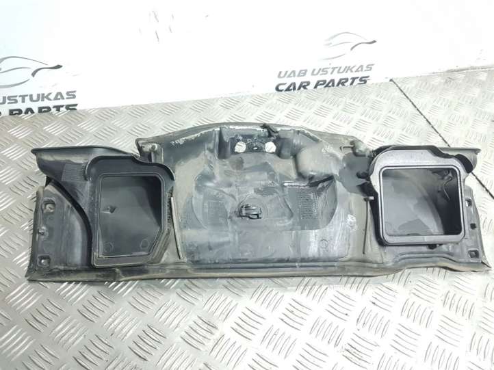 69121597 BMW 5 E60 E61 Oro paėmimo kanalo detalė (-ės)