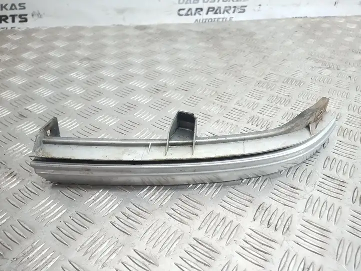 Opel Zafira A (1999 - 2003) 90580652 Окантовка фары — фото 1