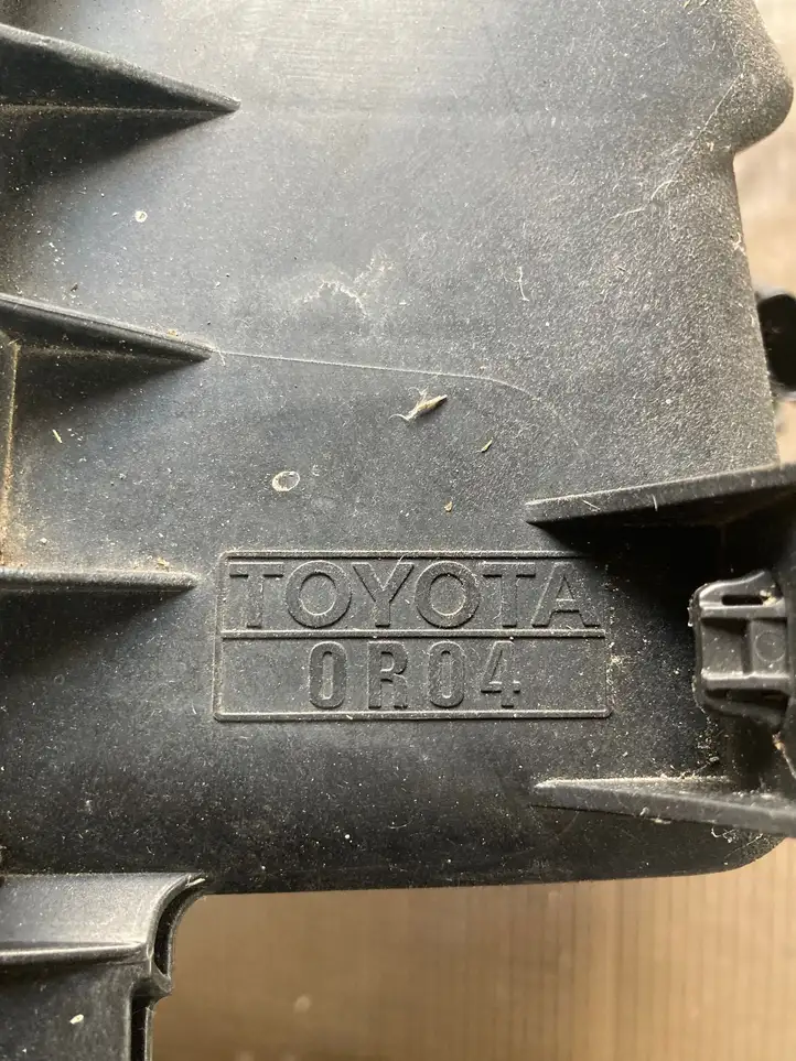 Toyota Avensis T270 (2009 - 2012) 0R04 Корпус воздушного фильтра — фото 5