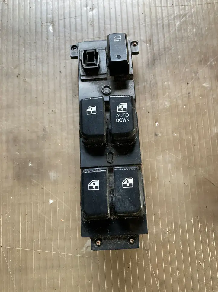 Hyundai Santa Fe (2009 - 2012) 371495 Кнопка стеклоподъемников — фото 1