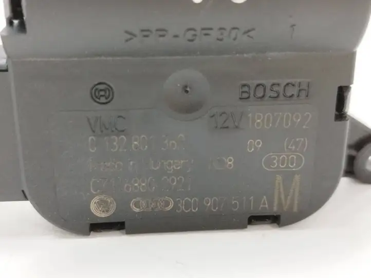 Volkswagen Golf VI (2009 - 2013) 3C0907511A Двигатель задвижки потока воздуха — фото 5