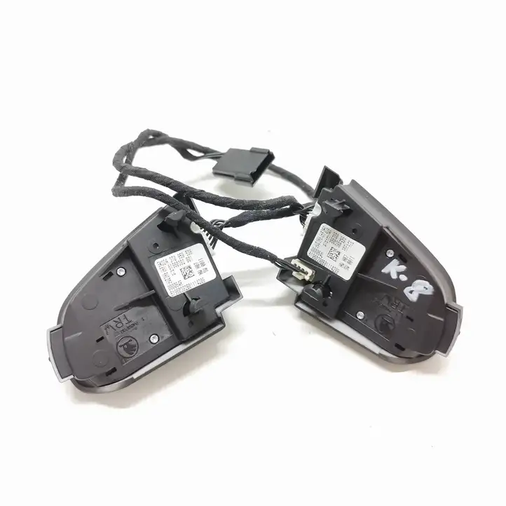 Skoda Octavia Mk2 (1Z) (2004 - 2013) 3T0959538 Кнопки на рулевом колесе — фото 5