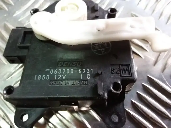Mitsubishi Pajero (1999 - 2003) 0637006231 Двигатель задвижки потока воздуха — фото 3