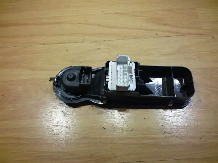 Renault Modus (2004 - 2007) 8200277630 Кнопка стеклоподъемников — фото 3