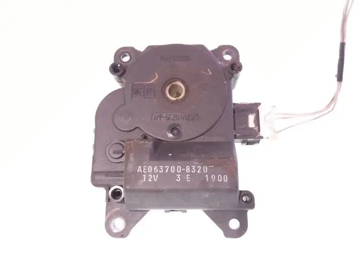 Toyota RAV 4 (XA20) (2000 - 2005) AE0637008320 Двигатель задвижки потока воздуха — фото 3