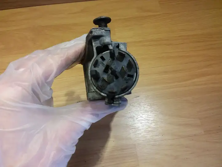 Volkswagen Golf IV (1998 - 2005) 4B0905851C Замок зажигания — фото 2