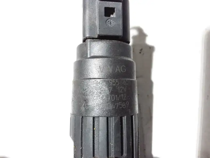 Audi A3/S3 8P (2008 - 2013) 1K6955651 Насос омывателя стекла — фото 3