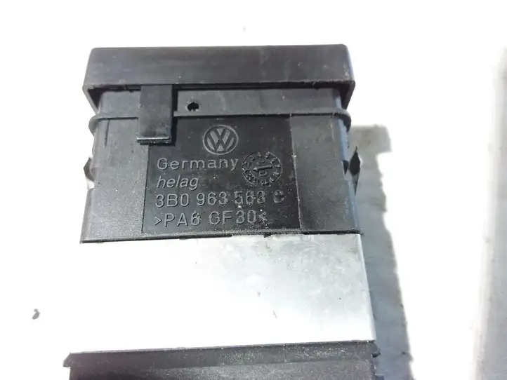 Volkswagen PASSAT B5.5 (2001 - 2005) 3B0963563C Включатель обогрева — фото 3