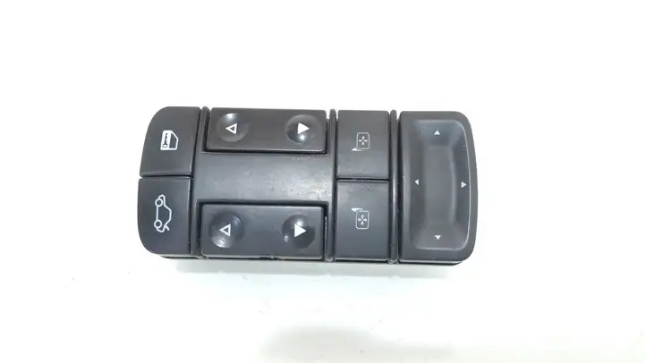 Opel Vectra C (2002 - 2005) 687833988 Блок кнопок стеклоподъемников — фото 1