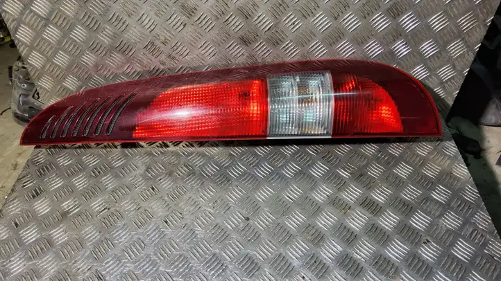 Mercedes-Benz Vaneo W414 (2001 - 2005) A4148200464 Задний фонарь в кузове — фото 1