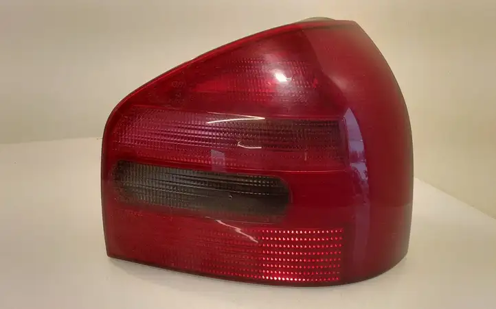 Audi A3/S3 8L (1996 - 2000) 8L0945095 Задний фонарь в кузове — фото 1