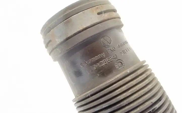 Audi A3/S3 8L (1996 - 2000) 1J0129684J Трубка подачи воздуха — фото 2