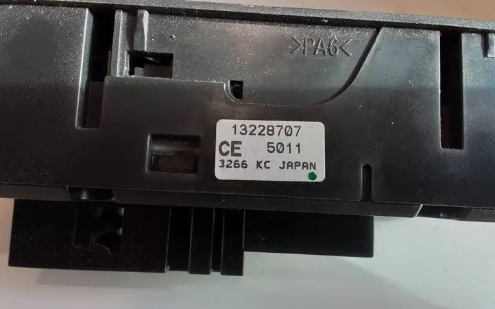 Opel Astra H (2004 - 2009) 13228707 Кнопка стеклоподъемников — фото 2