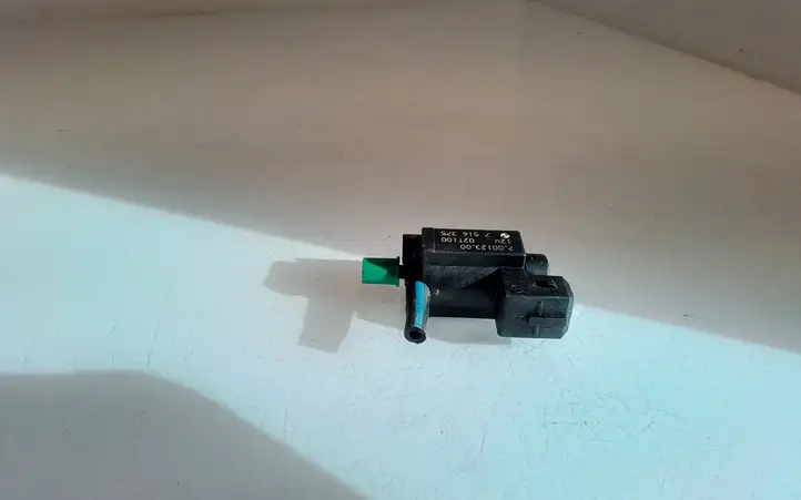 BMW 7 E65 E66 (2001 - 2008) 70012300 Соленоид турбины — фото 1