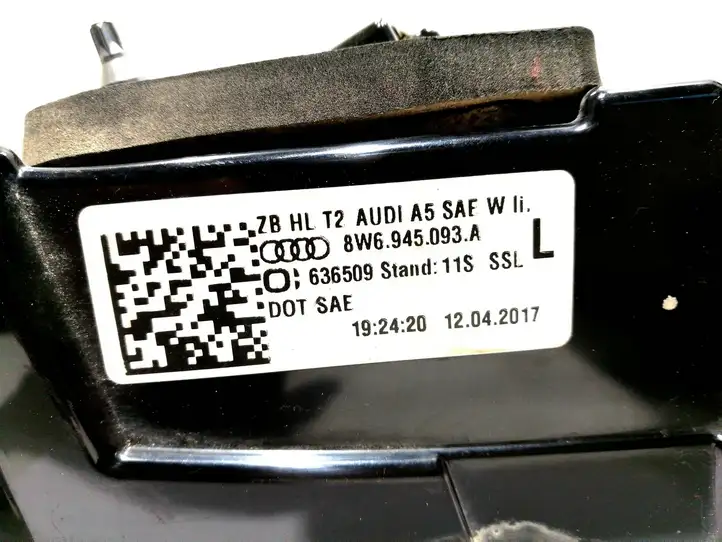Audi A5 8T 8F (2011 - 2016) 8W6945093A Задний фонарь в крышке багажника — фото 2