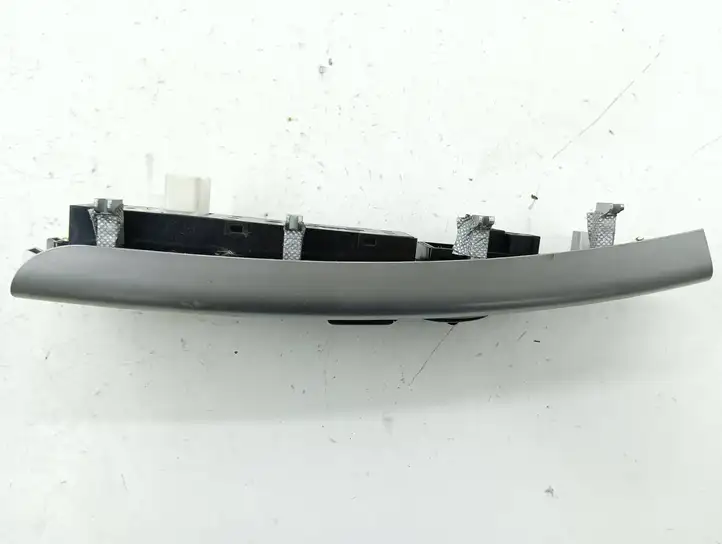 Hyundai Santa Fe (2005 - 2009) 935702B500S4 Блок кнопок стеклоподъемников — фото 3
