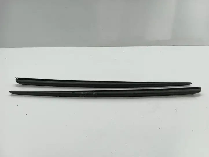 Audi A3/S3 8Y (2020 - ) 8Y0854328 Накладка стоек лобового стекла — фото 1